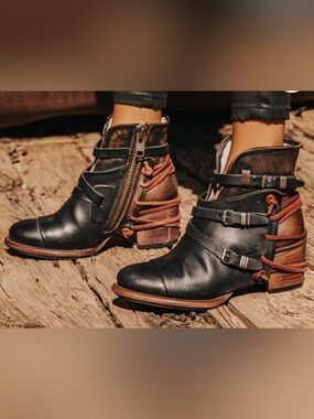 Freebird by Steven Crue in Black Multi - Size 9